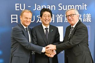 0831N-Japan-EU-EPA-Abe-Junker middle 320