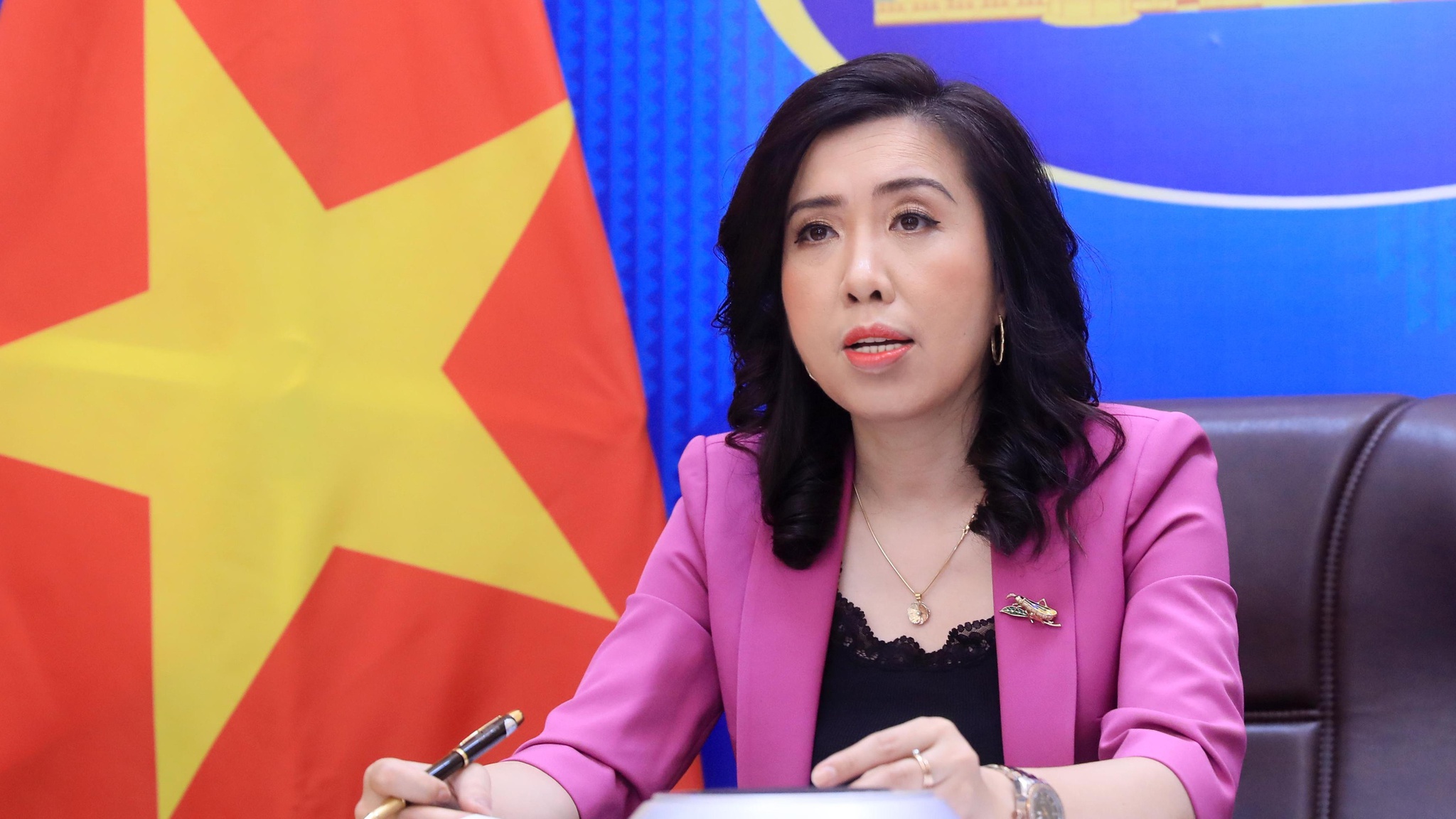 le thi thu hang 3894