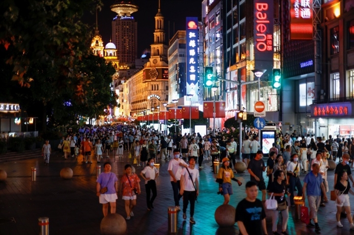 2021 07 15t024424z1834440921rc2zio9nehilrtrmadp3china economy gdp 09482707