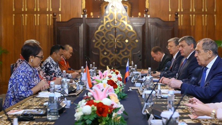 Nga Lavrov