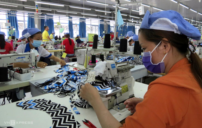 1cong nhan may Vinatex jpeg 73 1685 9141 1690355919