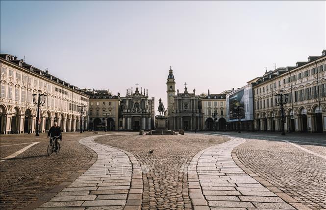 Italy 090420