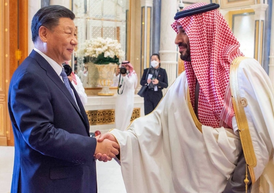 quoc gia trung dong giao dich voi trung quoc bang petroyuan