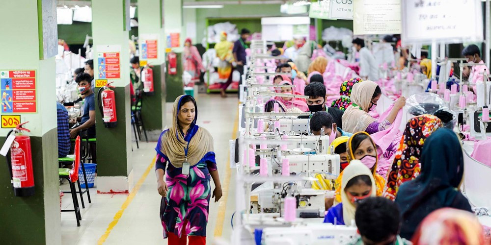 statictttc.kinhtedothi.vn zoom 1000 uploaded luonghaiyen 2024 08 24 bangladesh garment industry 1920x960 jfkr