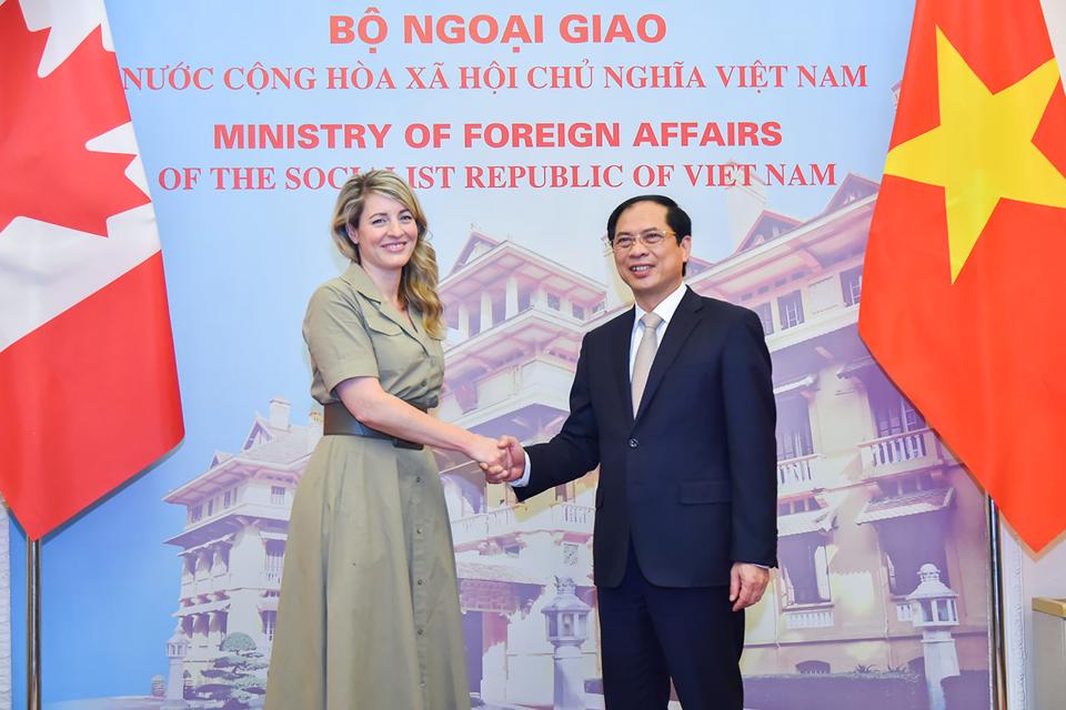 canada vn