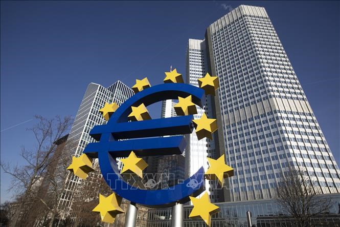 lam phat de doa phuc hoi kinh te khu vuc dong euro