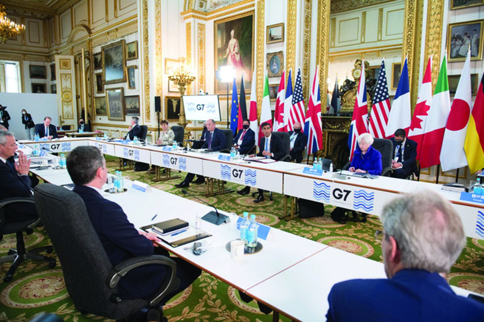 G7