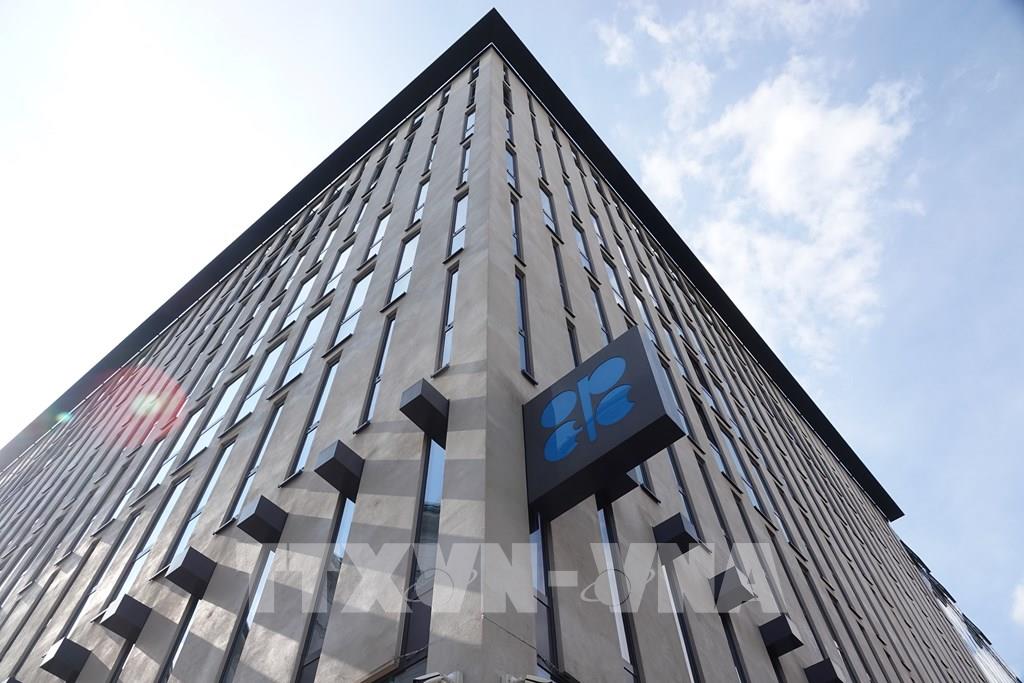 100823 opec xem xet cat giam manh san luong dau