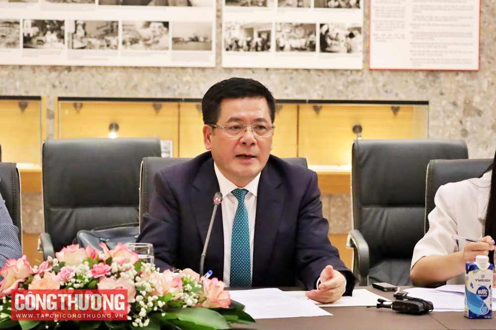 viet nam da va dang duoc nhieu quoc gia cong nhan la nuoc co nen kinh te thi truong 67519595efc19