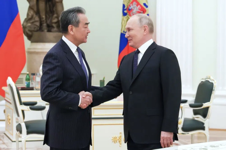 Trung Quoc keu goi Nga Ukraine ngung ban thuc day dam phan hoa binh putin