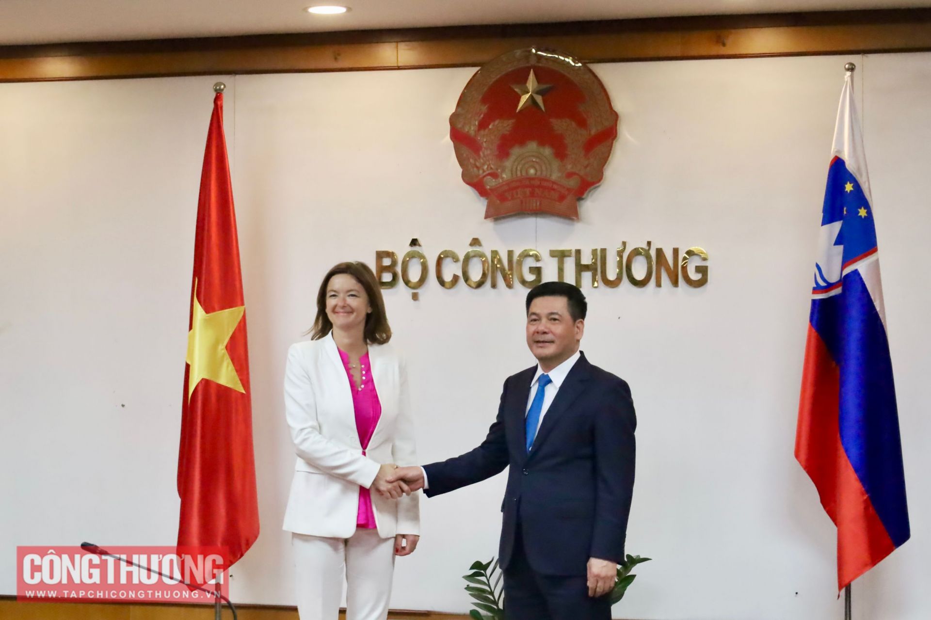 bo truong tiep pho thu tuong slovenia1
