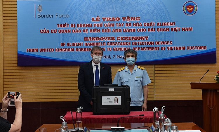 viet anh hop tac hai quan 10.5.21