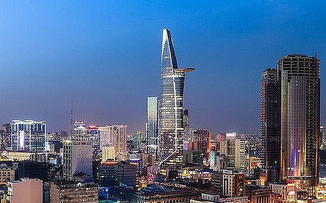 ve lai buc tranh loi the so sanh cua viet nam