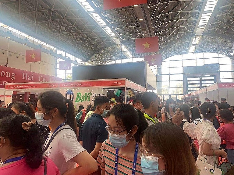 trien lam tu xa