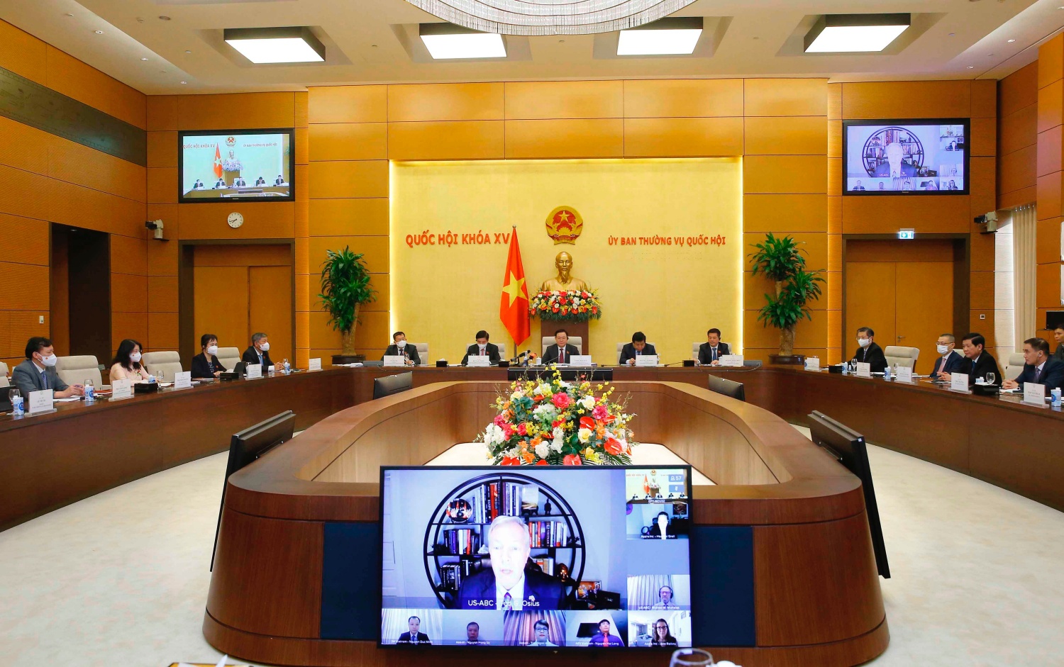 vn khoi dong lai kte