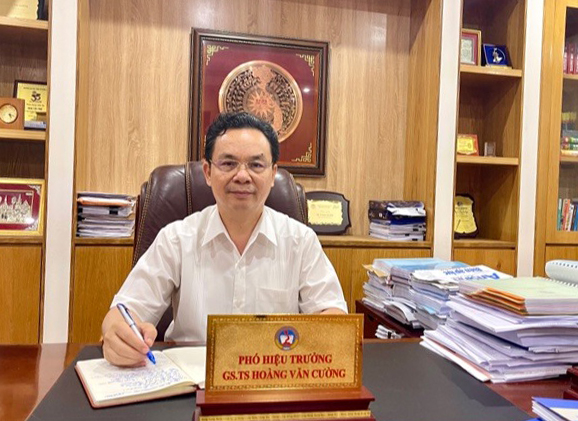 Pho Hieu truong Hoang Van Cuong