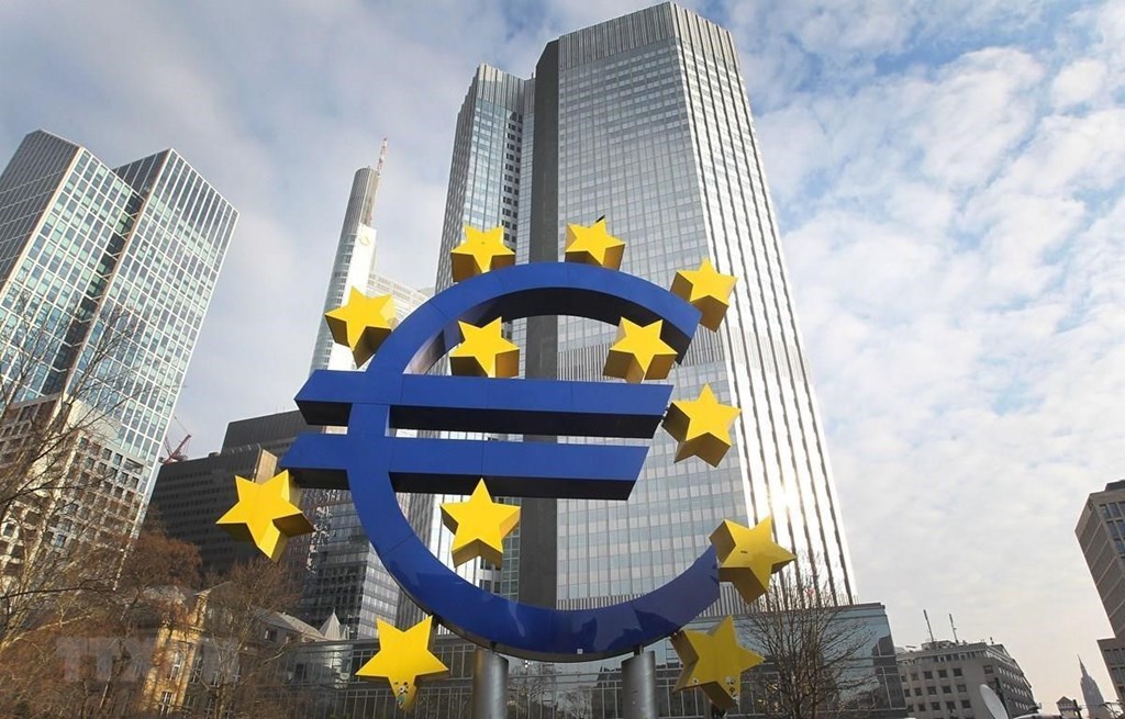 lam phat eu