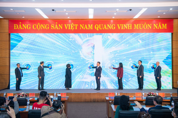 dai bieu nhan nut khoi dong chuong trinh 3 16419938507492040849522