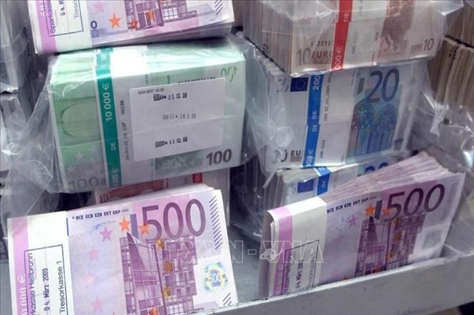 vna potal eu muon dong euro co vi the lon hon trong thuong mai toan cau 211149378 stand 20211207073701