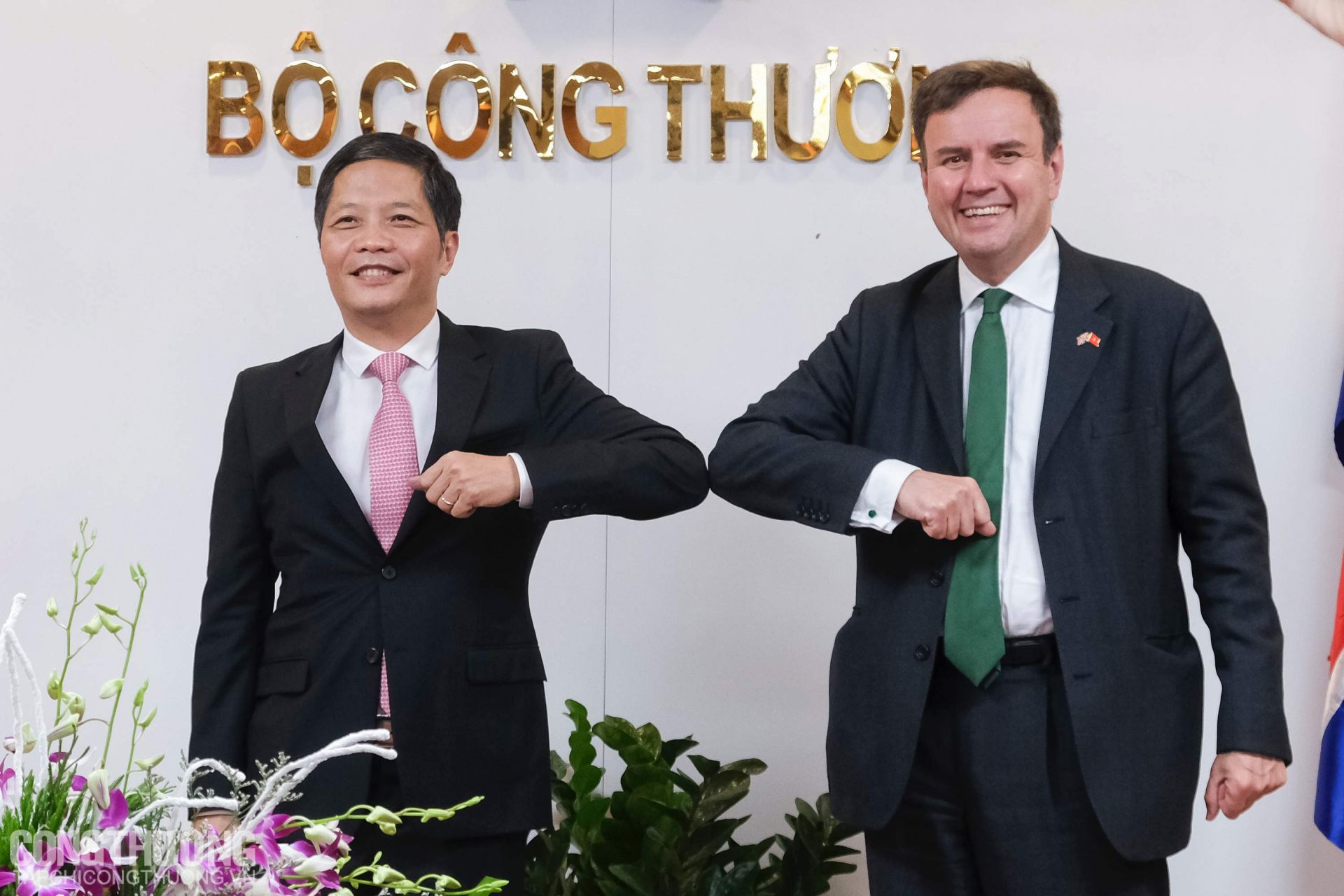 bo cong thuong tiep vuong quoc anh 2