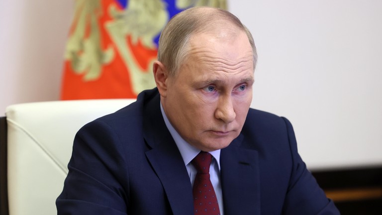 putin nga lam phat76