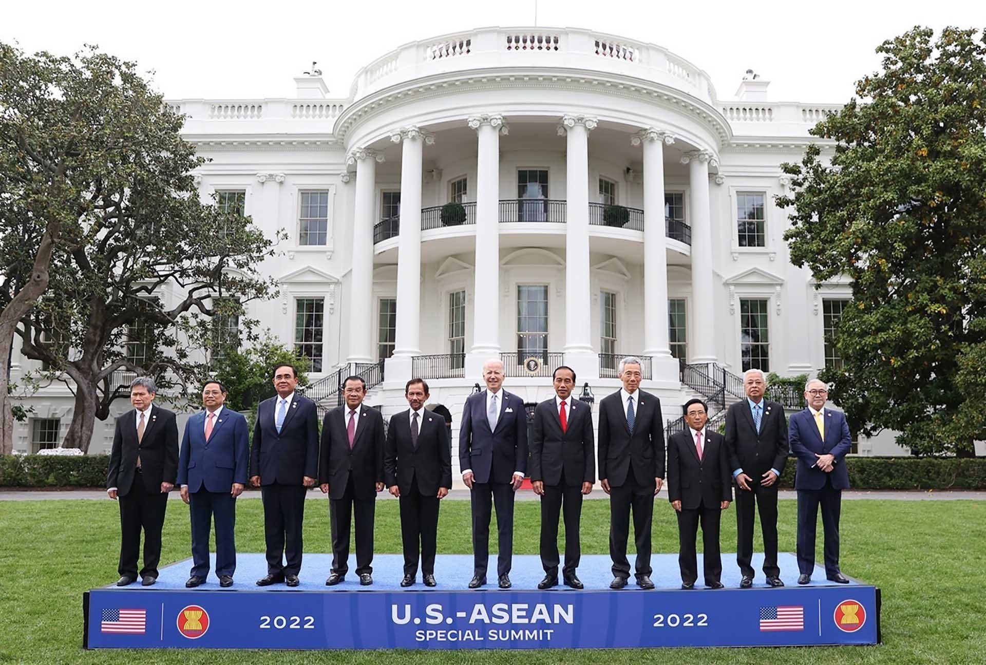 hinh anh thu tuong pham minh chinh cung cac nha lanh dao asean du chieu dai cua tong thong hoa ky 9
