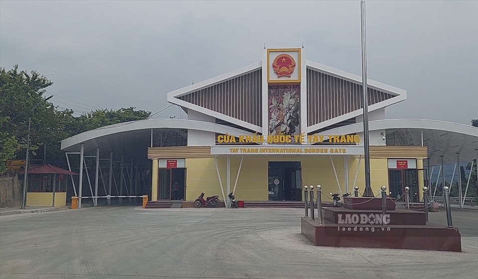 Cua Khau Quoc Te Tay