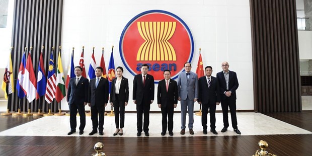 2302 asean trung quoc