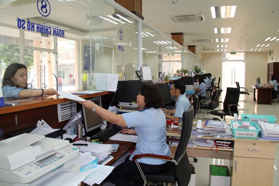 chi phi hai quan