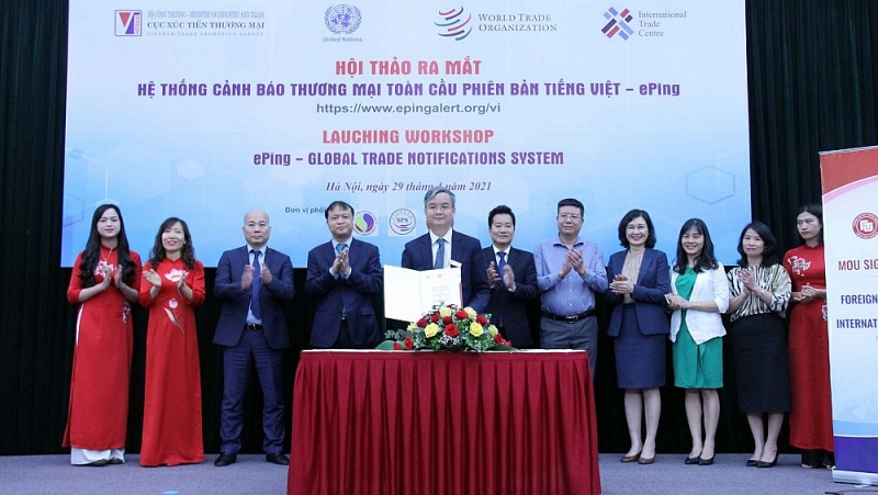 ra mat he thong canh bao thuong mai toan cau phien ban tieng viet